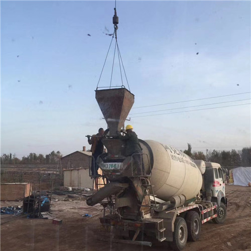 叠彩区“精准瞄准”—— 吊车的 “定位导航” 技术