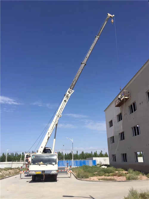 叠彩区“轻装强干”—— 吊车的 “轻量化臂架” 技术